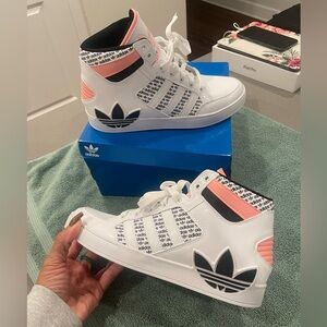 New adidas Sneakers